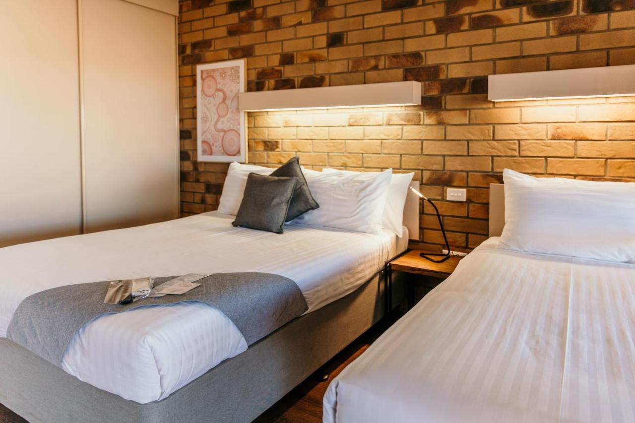 Abacus Motel Mount Isa Exteriör bild