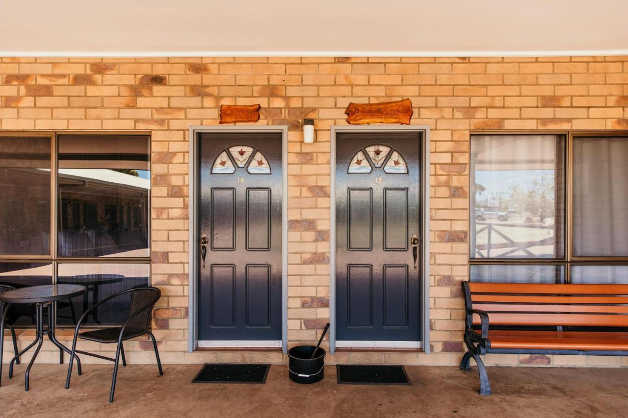 Abacus Motel Mount Isa Exteriör bild