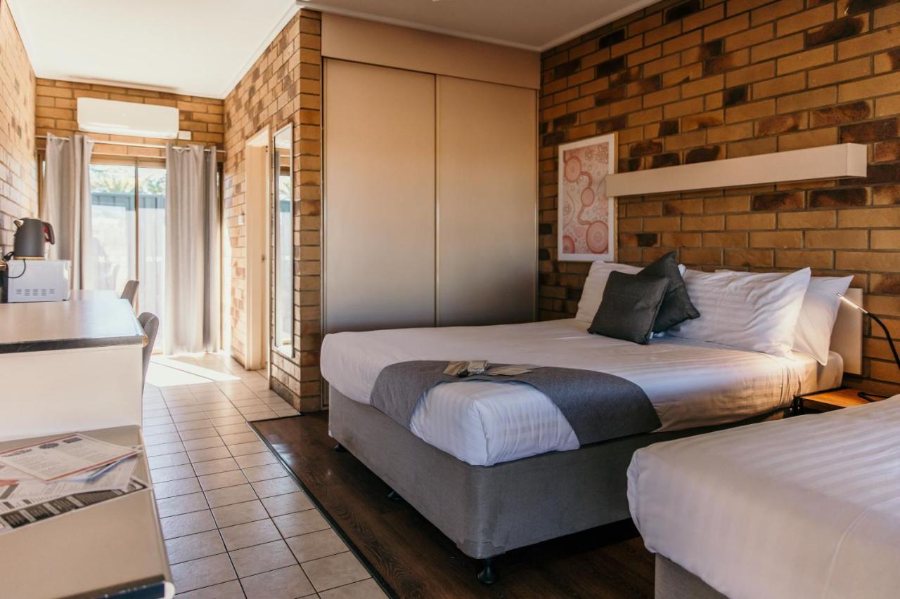 Abacus Motel Mount Isa Exteriör bild