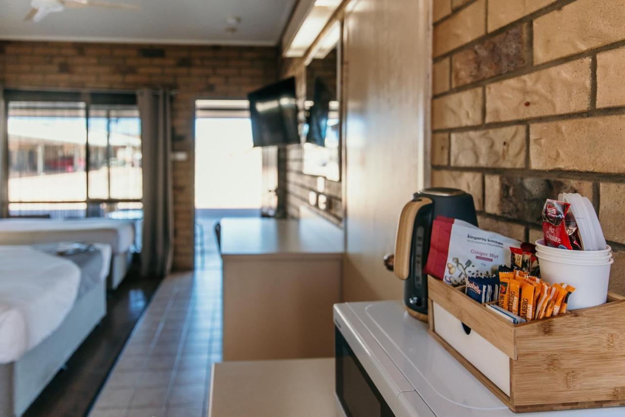Abacus Motel Mount Isa Exteriör bild