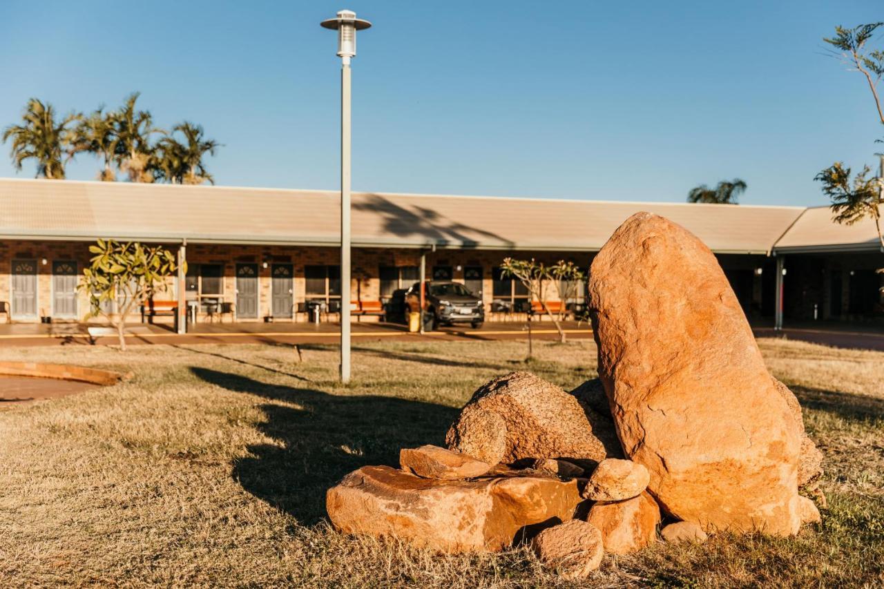 Abacus Motel Mount Isa Exteriör bild
